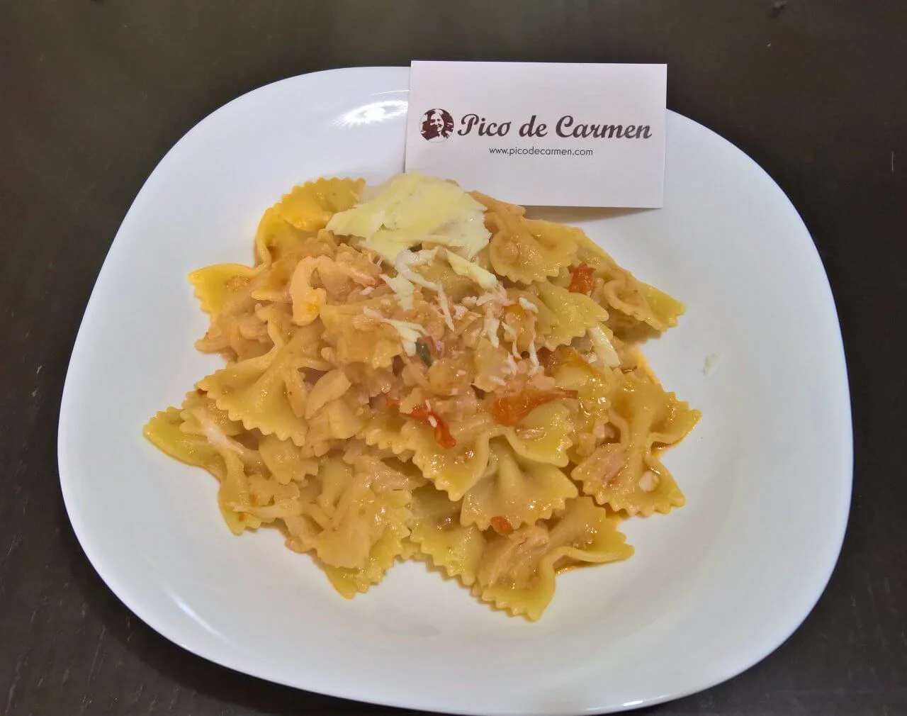 Farfalle con cavolfiore in rosso